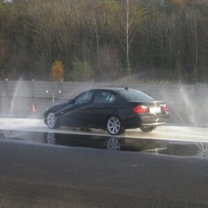 Alternative view of Zážitek - Kurz bezpečné jízdy s odpočtem bodů Královéhradecký kraj