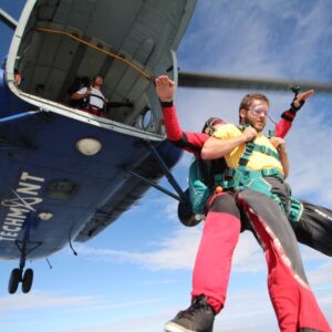 Zážitek - Tandemový seskok padákem z vrtulníku Mi-8 Jihomoravský kraj